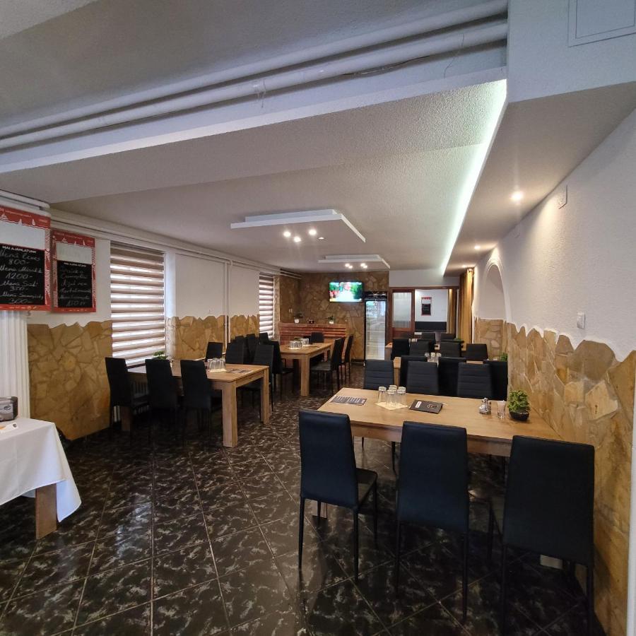 Komplex -Rendezvenytermek-Panzio-Apartman-Irodak- Матесалька Экстерьер фото